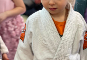 Dziewczynka w stroju Judoka