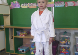 Dziewczynka w stroju Judoka